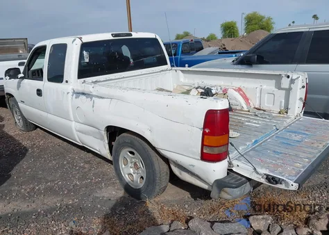 2000 Chevrolet Silverado 1500 из США, поврежденный, VIN 2GCEC19W0Y1124635